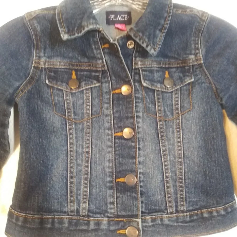 The Children's Place girls size 5/6 dark blue wash jean jacket